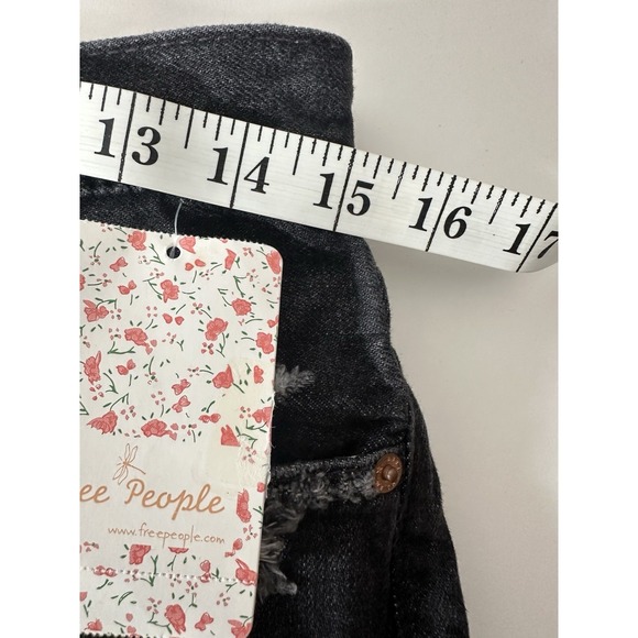 New Free People We The Free‎ Shorts Women's Size 28 Black Distressed Cut-Off - Picture 8 of 11